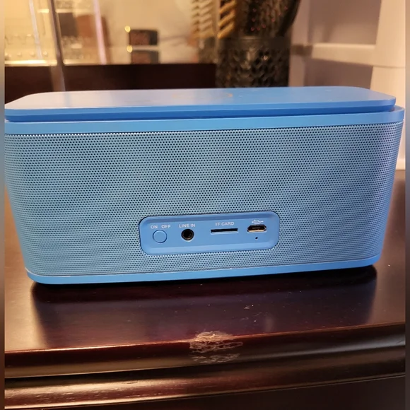 DOSS SoundBox Touch Wireless Bluetooth Speaker 12W HD Sound and Bass, IPX5 - Picture 3 of 12